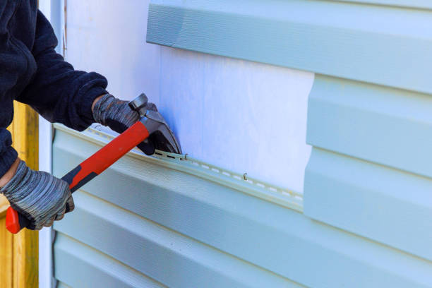 Reliable Emergency Siding Repair contractor in Oakland Mills, PA by Squared Siding